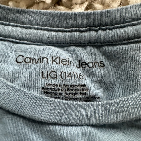 Calvin Klein jeans, light blue pastel color block Summer Street style sh… - Picture 4 of 4